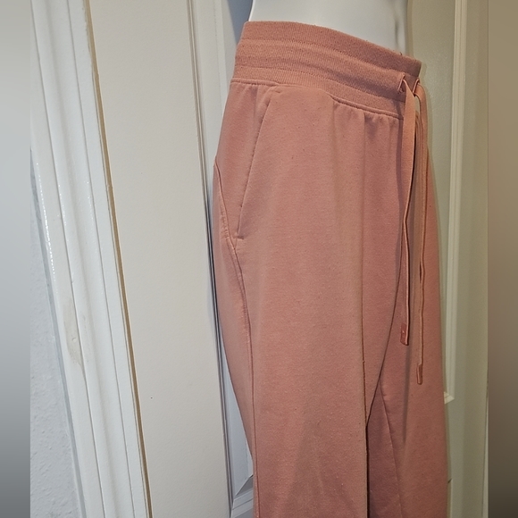 Medium Thick Waist Band Joggers - Picture 3 of 3